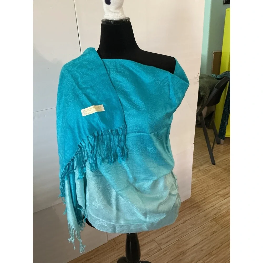 Turquoise Teal Ombré Pashmina Shawl 70% Cashmere 30% Silk Shawl 66x55
